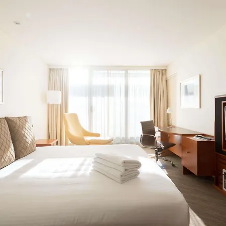 Novotel Canberra-3